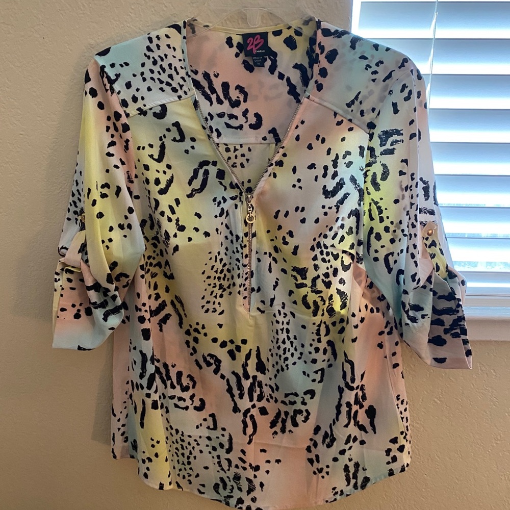 2b BeBe blouse like new